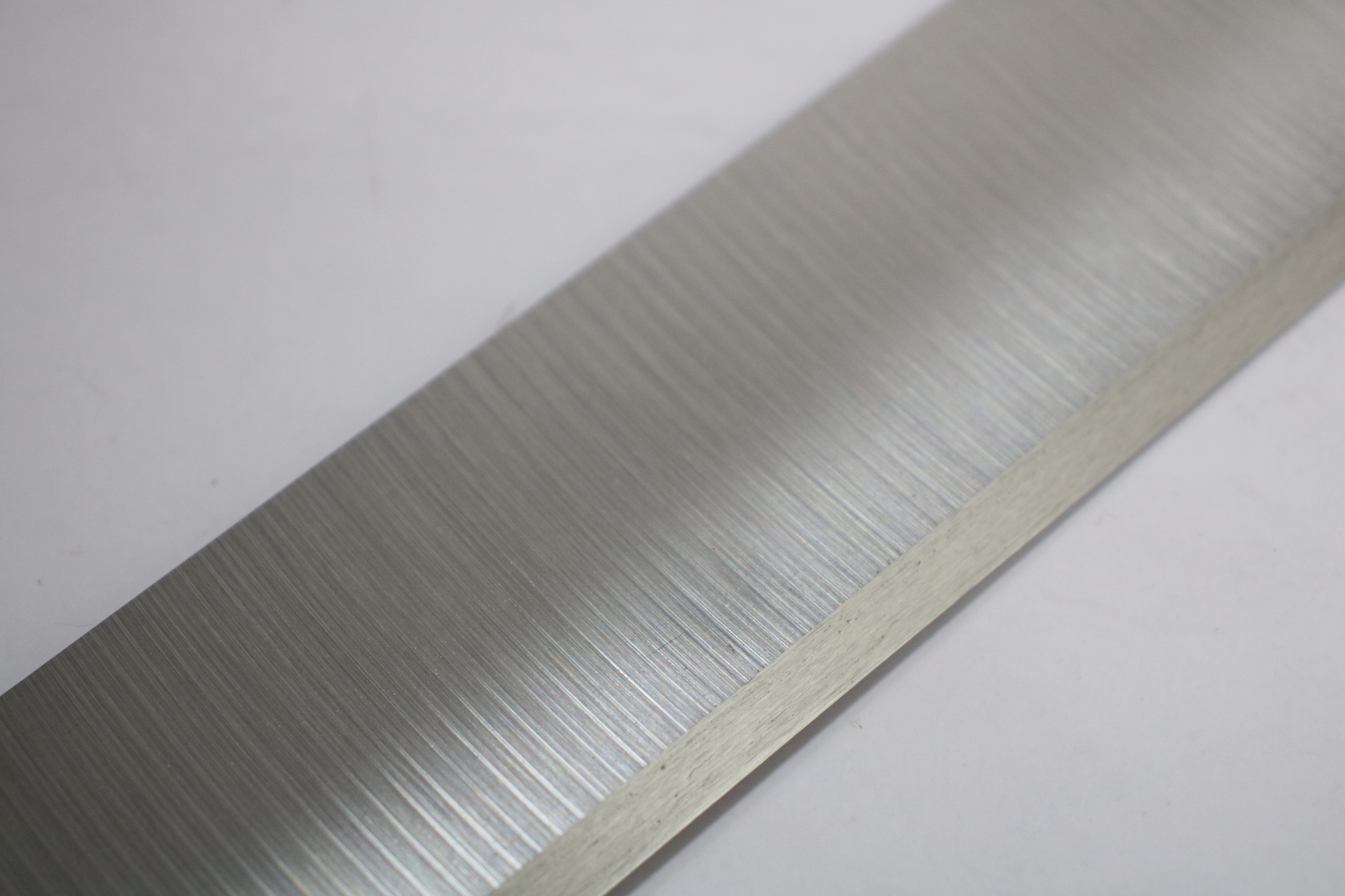 High-Speed Steel (HSS) Planer Blades Cuchillas cepilladoras de acero de alta velocidad (HSS)
